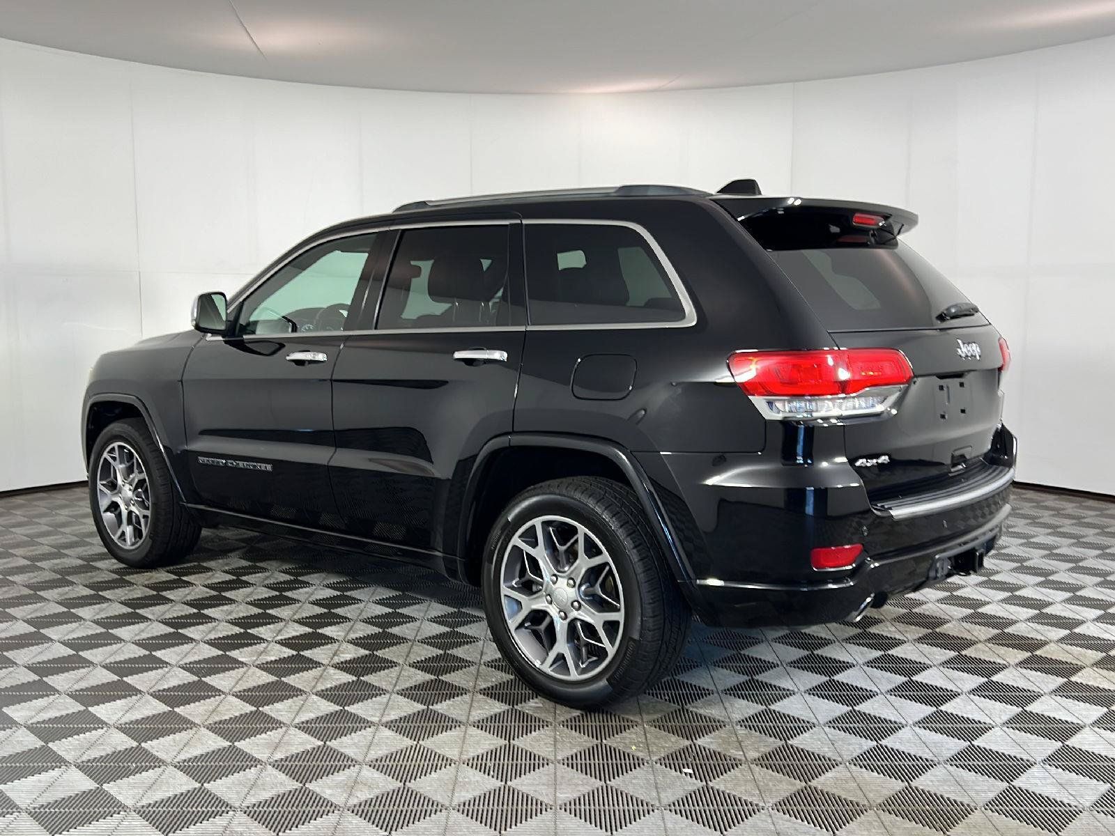Used 2020 Jeep Grand Cherokee Overland AWD/4WD image 9