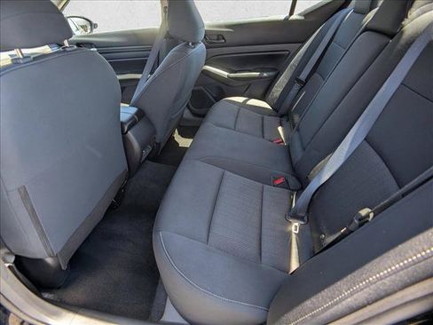Used 2024 Nissan Altima 2.5 SV FWD image 16