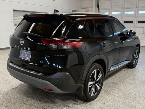 Used 2021 Nissan Rogue SL w/ Premium Package FWD image 4