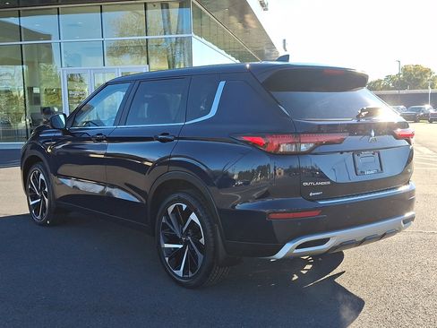 Used 2022 Mitsubishi Outlander SE image 5