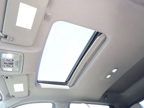 Used 2019 GMC Sierra 1500 SLT w/ SLT Premium Plus Package image 32