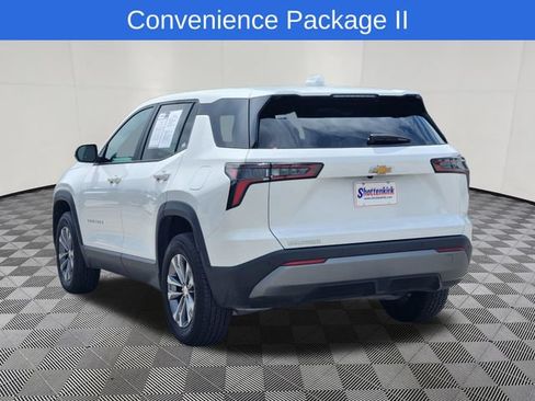 Used 2026 Chevrolet Equinox LT w/ Convenience Package II FWD image 3