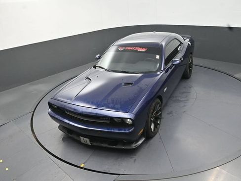 Used 2014 Dodge Challenger SRT8 RWD image 22
