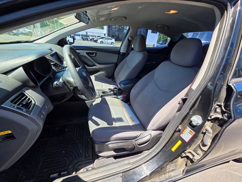 Used 2014 Hyundai Elantra SE FWD image 11