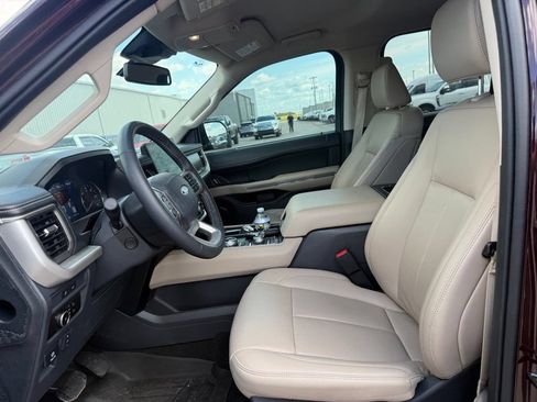 Used 2024 Ford Expedition Max XLT AWD/4WD image 5