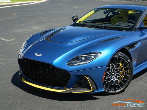 Used 2023 Aston Martin DBS Coupe RWD image 13