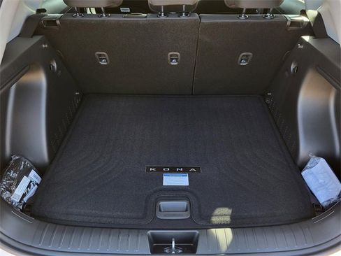 New 2026 Hyundai Kona SE image 7