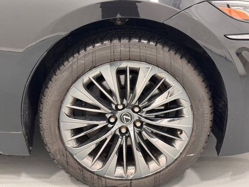 Used 2018 Lexus LS 500 AWD image 32