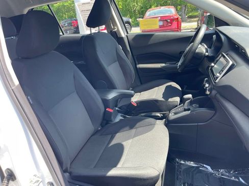 Used 2025 Nissan Kicks Play S FWD image 19