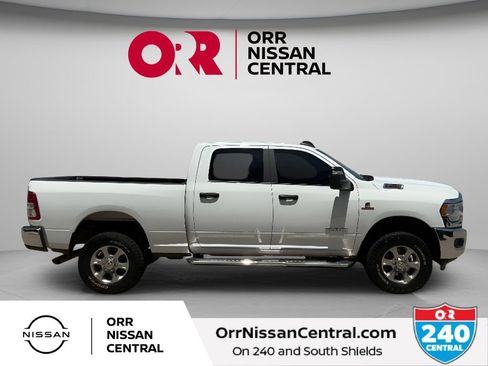 Used 2024 RAM 2500 Big Horn w/ Off Road Package AWD/4WD image 4