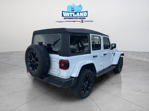 Used 2023 Jeep Wrangler Unlimited Sahara w/ Cold Weather Group image 5