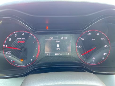 Used 2025 Chevrolet Trax RS w/ Sunroof Package FWD image 15