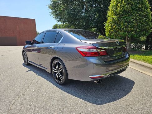 Used 2017 Honda Accord Sport image 3
