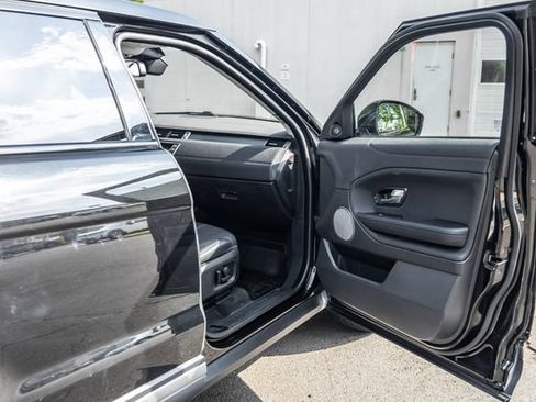 Used 2019 Land Rover Range Rover Evoque SE AWD/4WD image 16