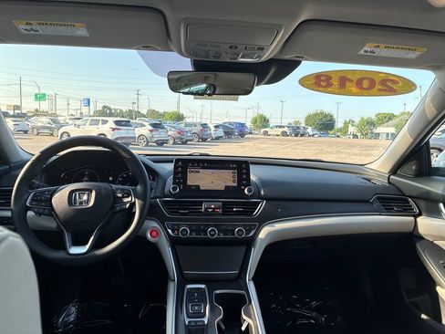 Used 2018 Honda Accord Touring image 18