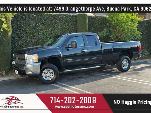 Used 2009 Chevrolet Silverado 2500 LT w/ Exterior Plus Package image 13
