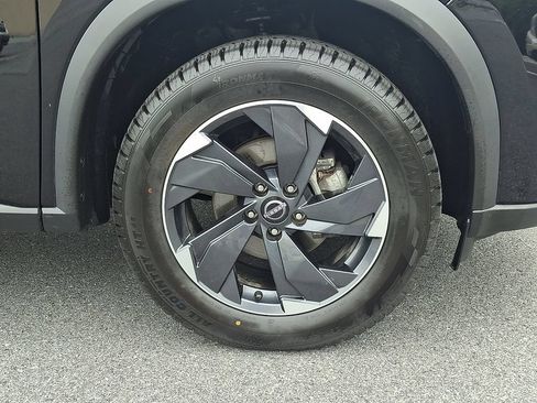 Used 2025 Nissan Rogue SV AWD/4WD image 8