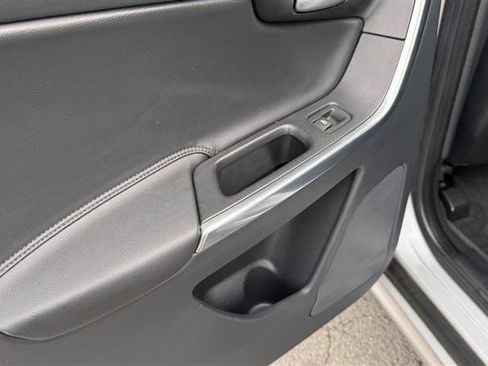 Used 2016 Volvo XC60 T5 Premier image 21