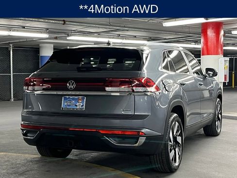 Certified 2025 Volkswagen Atlas Cross Sport SE w/ Panoramic Sunroof Package AWD/4WD image 6