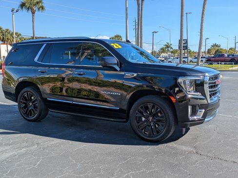 Used 2023 GMC Yukon SLT image 7