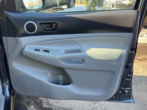 Used 2011 Toyota Tacoma 4x4 Double Cab w/ SR5 Pkg #2 image 16