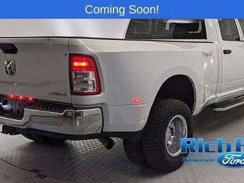 Used 2024 RAM 3500 Tradesman w/ Chrome Appearance Group AWD/4WD image 3