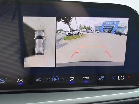 New 2026 Chevrolet Traverse LT w/ Driver Confidence Package FWD image 25