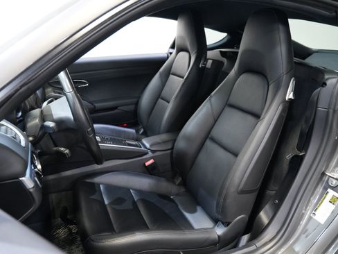 Used 2016 Porsche Cayman RWD image 25