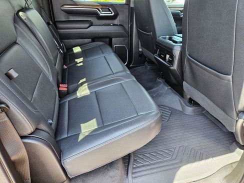 Used 2023 Chevrolet Silverado 1500 RST AWD/4WD image 16