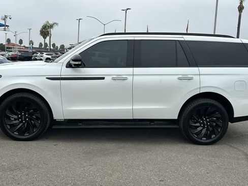 Used 2025 Lincoln Navigator Reserve w/ Jet Appearance Package image 7