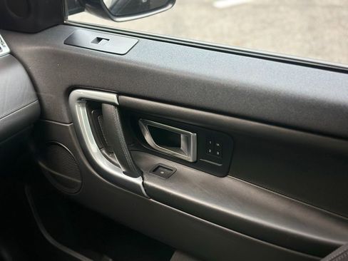 Used 2015 Land Rover Discovery Sport HSE Luxury image 14