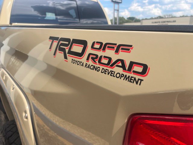Used 2019 Toyota Tundra SR5 w/ SR5 Upgrade Package AWD/4WD image 9