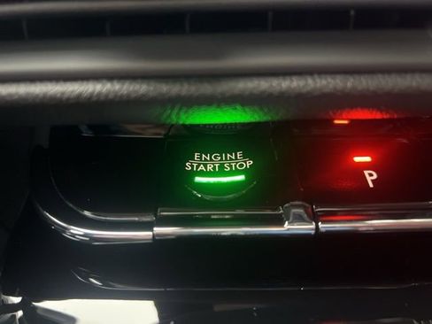 New 2025 Lincoln Corsair Reserve image 23