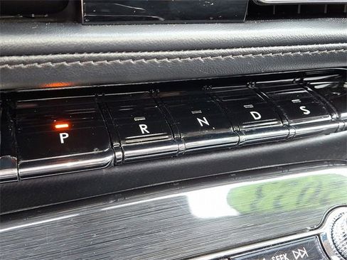 Used 2023 Lincoln Nautilus Reserve w/ Equipment Group 202A image 15