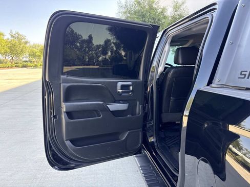Used 2018 Chevrolet Silverado 1500 LTZ Z71 w/ Midnight Edition AWD/4WD image 11
