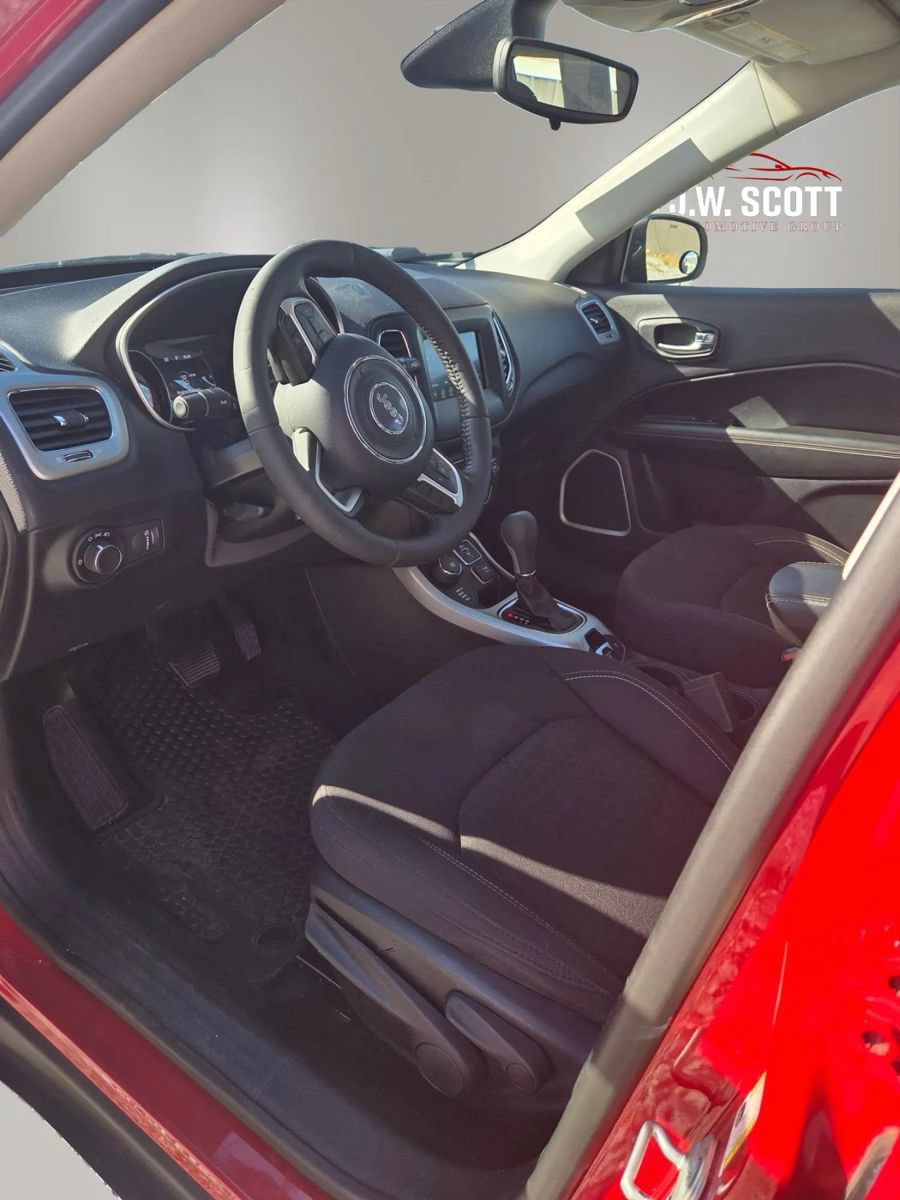 Used 2019 Jeep Compass Sport w/ Cold Weather Group AWD/4WD image 5