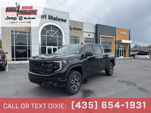 Used 2022 GMC Sierra 1500 AT4 w/ AT4 Premium Package AWD/4WD image 1