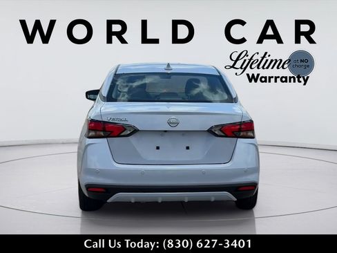 Used 2025 Nissan Versa SV FWD image 5