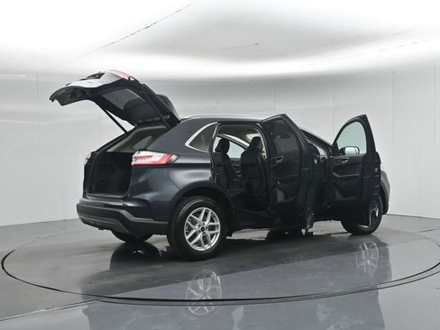 Certified 2024 Ford Edge SEL w/ Convenience Package AWD/4WD image 6