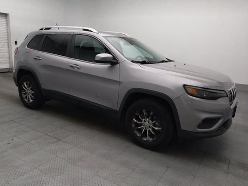 Used 2019 Jeep Cherokee Latitude Plus AWD/4WD image 11