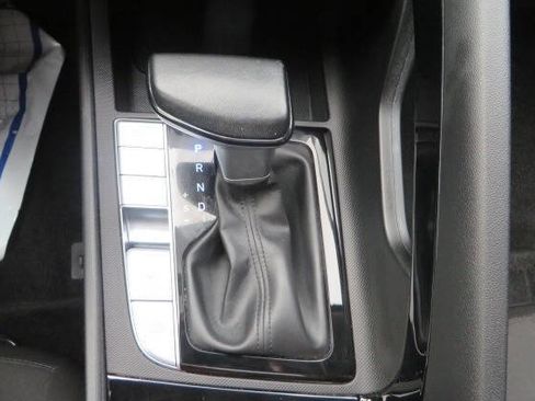 Used 2025 Hyundai Elantra SEL FWD image 27