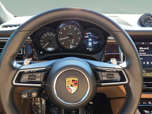 Used 2022 Porsche Macan image 14