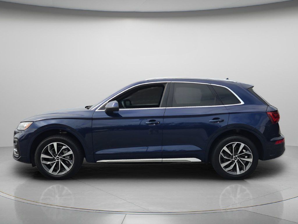 Used 2021 Audi Q5 Premium w/ Premium Plus Package AWD/4WD image 3