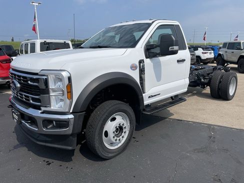 New 2025 Ford F550 4x4 Regular Cab Super Duty image 6