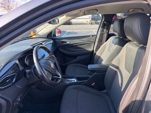 Used 2021 Buick Encore GX Preferred image 9