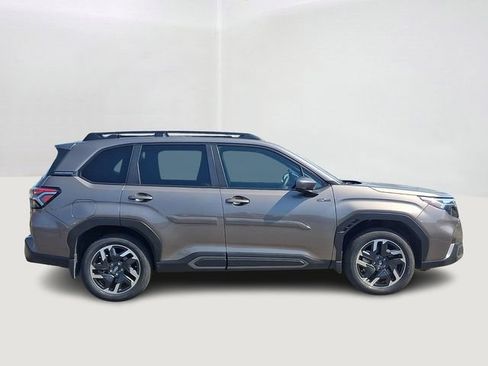 Used 2025 Subaru Forester Limited AWD/4WD image 7
