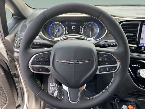 New 2026 Chrysler Pacifica Select image 29