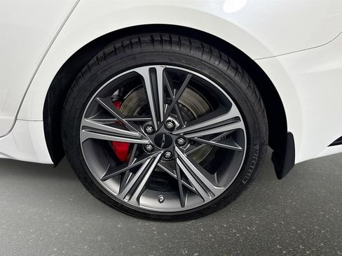 Certified 2025 Genesis G70 3.3T Advanced w/ Sport Prestige Package image 33