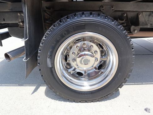 Used 2022 Ford F550 4x4 Crew Cab Super Duty w/ Power Equipment Group image 37