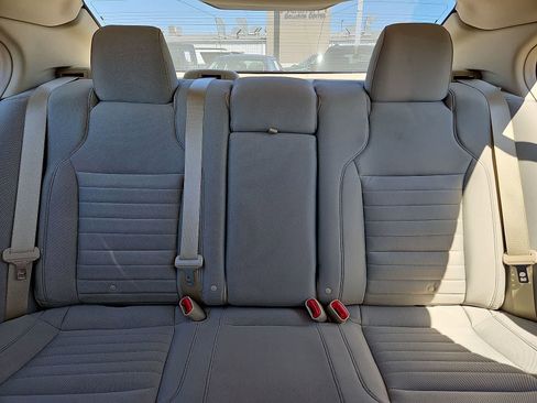 Used 2018 Ford Taurus SE FWD image 14